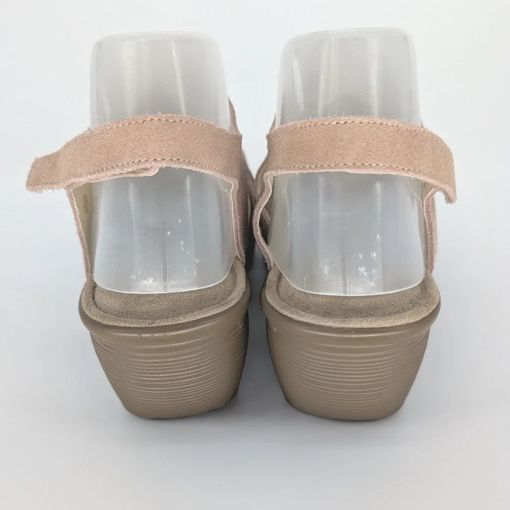 Skechers Wedge Sandal‎ Womens 9.5 Natural Suede Memory Foam Comfy Boho Travel